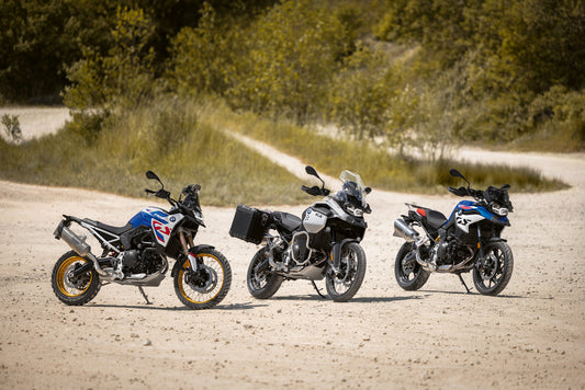 The new BMW F 900 GS, F 900 GS Adventure and F 800 GS: The new premium mid-range touring enduros provide purist riding fun thanks to even more sophisticated off-road, touring and adventure capabilities.