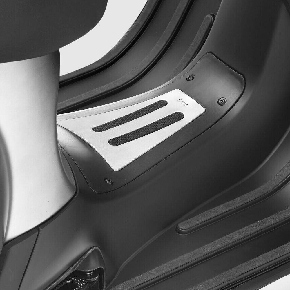 Rizoma Foot Board Tunnel Cover (ZVP036) - High Road Motorsports - Foot Controls - ZVP036A - Rizoma