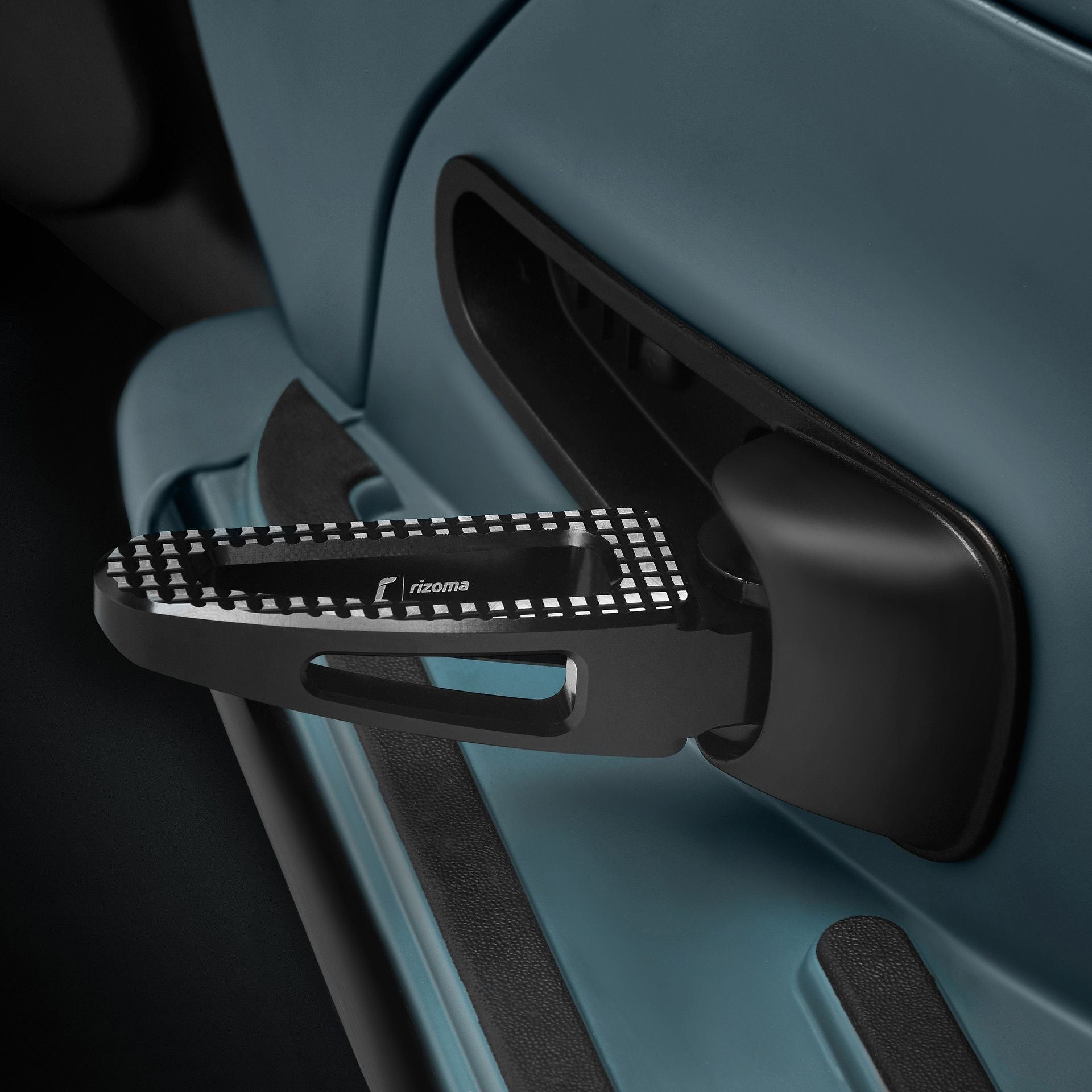 Rizoma Passenger Foot Pegs (PE740B) - High Road Motorsports - Footpeg - PE740B - Rizoma